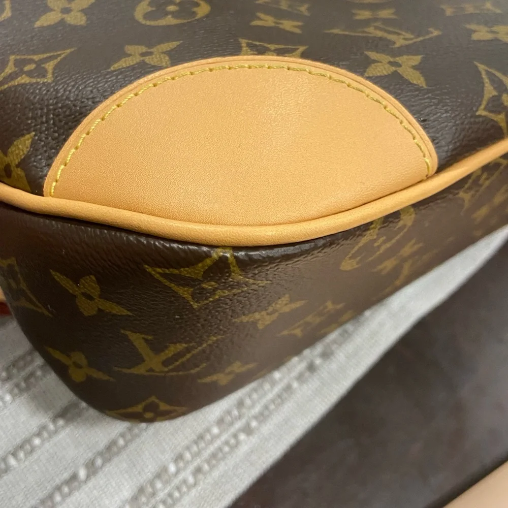 Louis Vuitton Boulogne - Picture 15 of 15